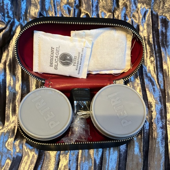 Petri 7 1.8 Camera 35mm, 2 additional Lens, & Popular fan flash reflector - Picture 11 of 15